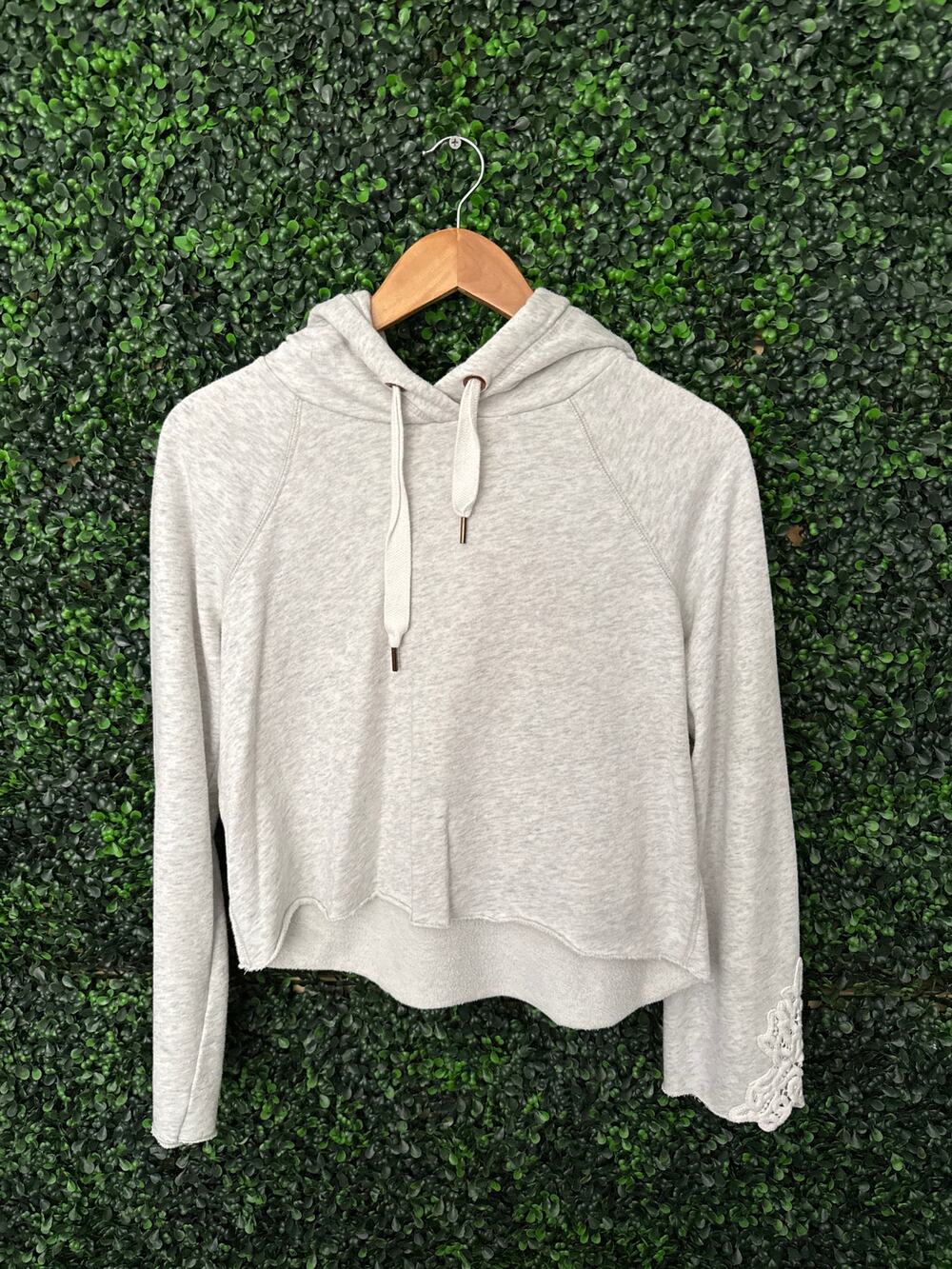 Aeropostale Crop top hoodie, Women’s size M